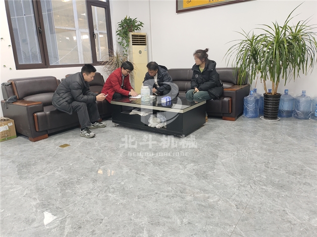 木材炭化設(shè)備的優(yōu)勢(shì)和性能贏得馬來(lái)西亞客戶的青睞